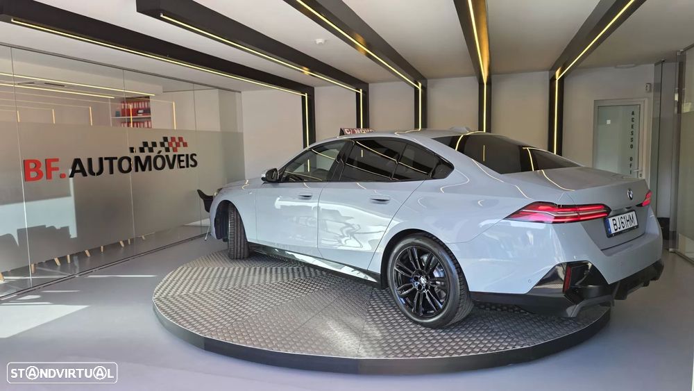 BMW 520 d Pack Desportivo M - 7