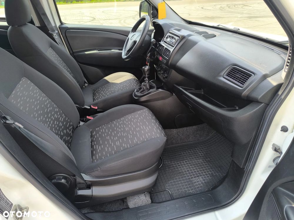 Opel Combo 1.6 CDTI Cosmo - 19