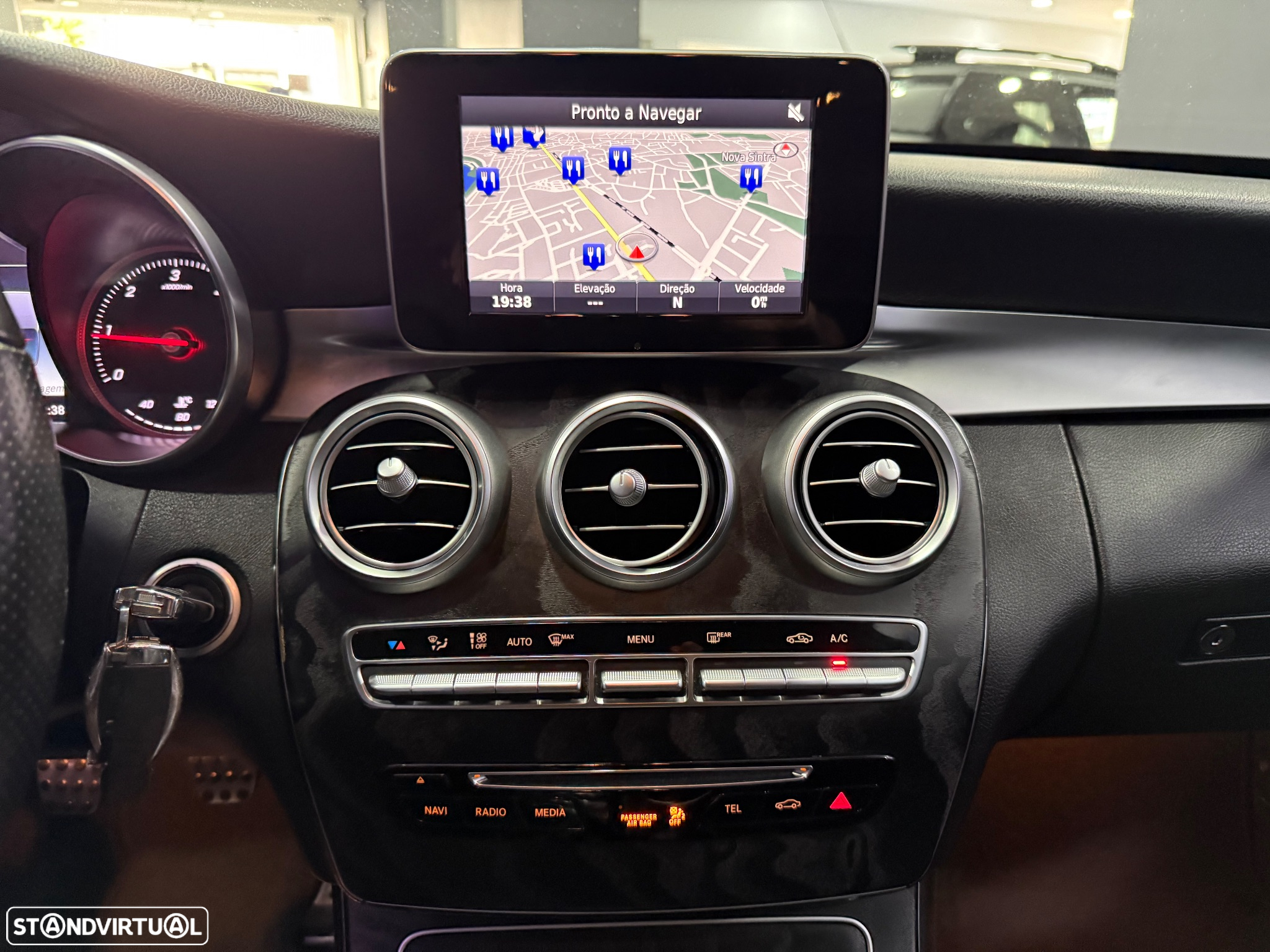 Mercedes-Benz C 180 d AMG Line - 25