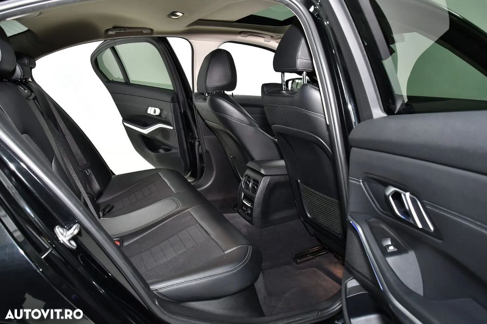 BMW Seria 3 320d xDrive AT - 12