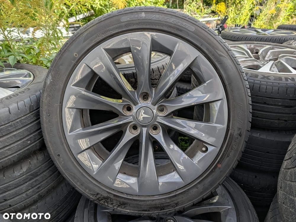 KOMPLET ALUFELG TESLA S 5X120 R19. - 5