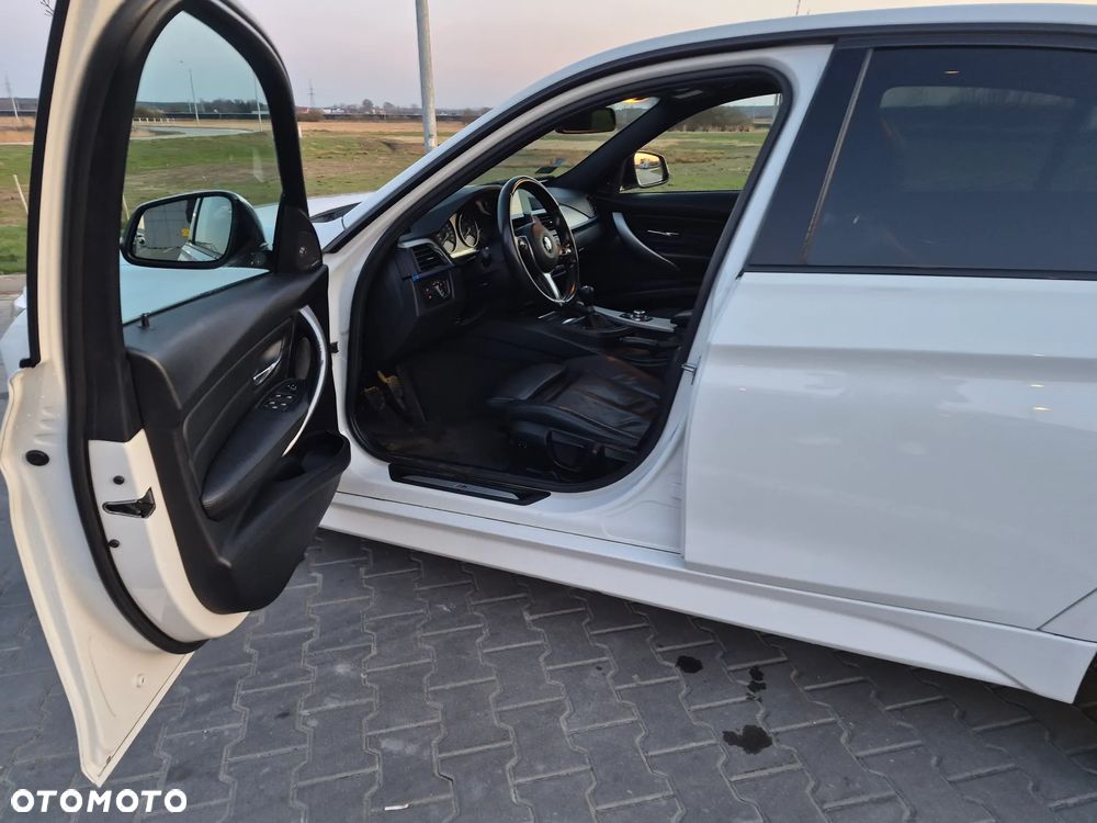 BMW Seria 3 320d M Sport EU6 - 13