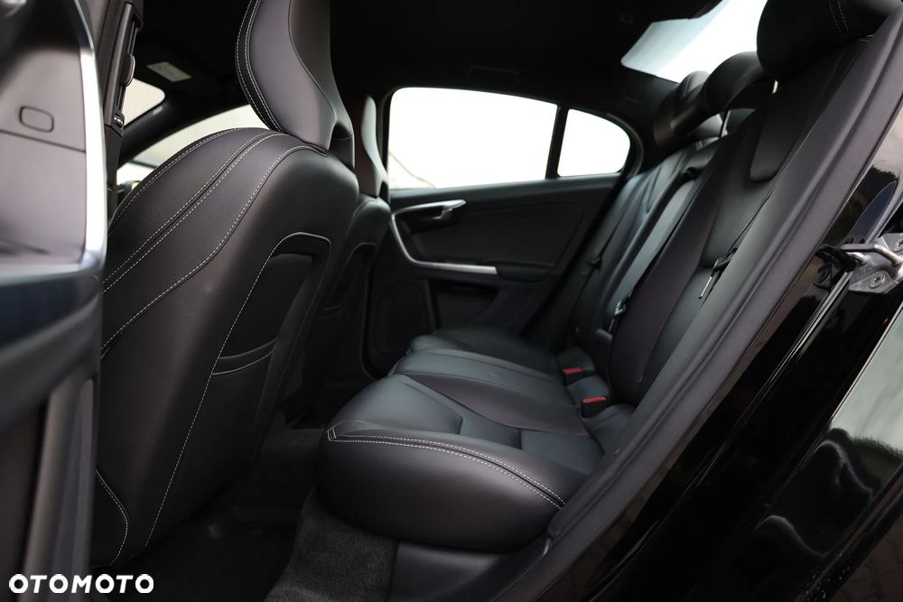 Volvo S60 T5 Drive-E Summum - 17