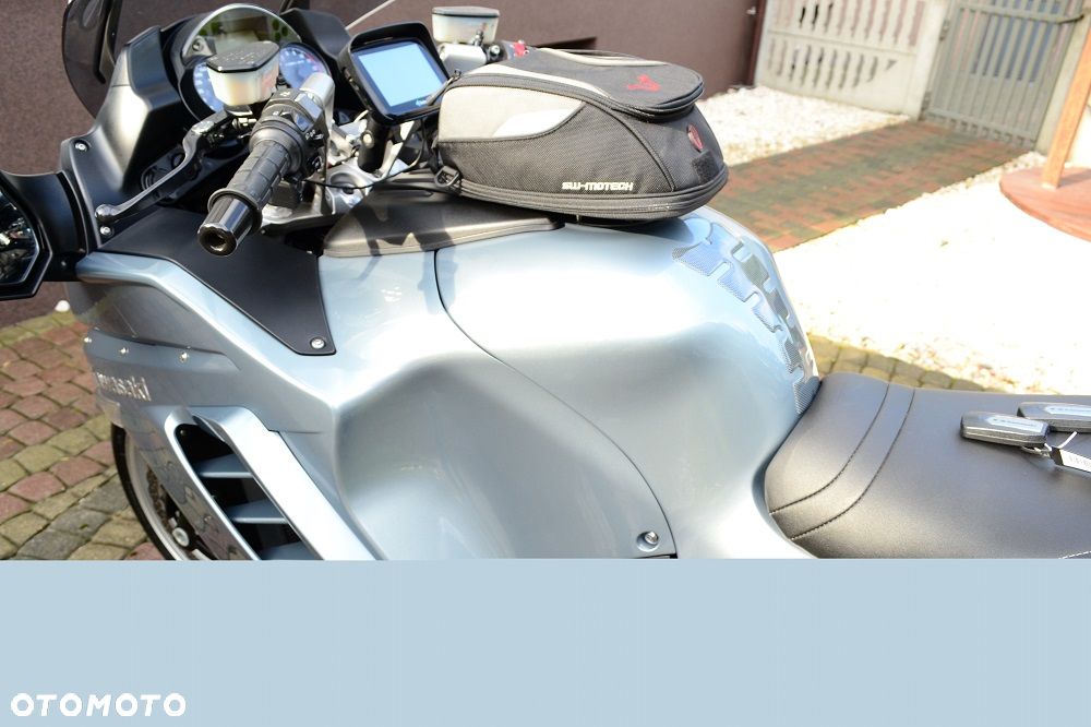 Kawasaki GTR - 26
