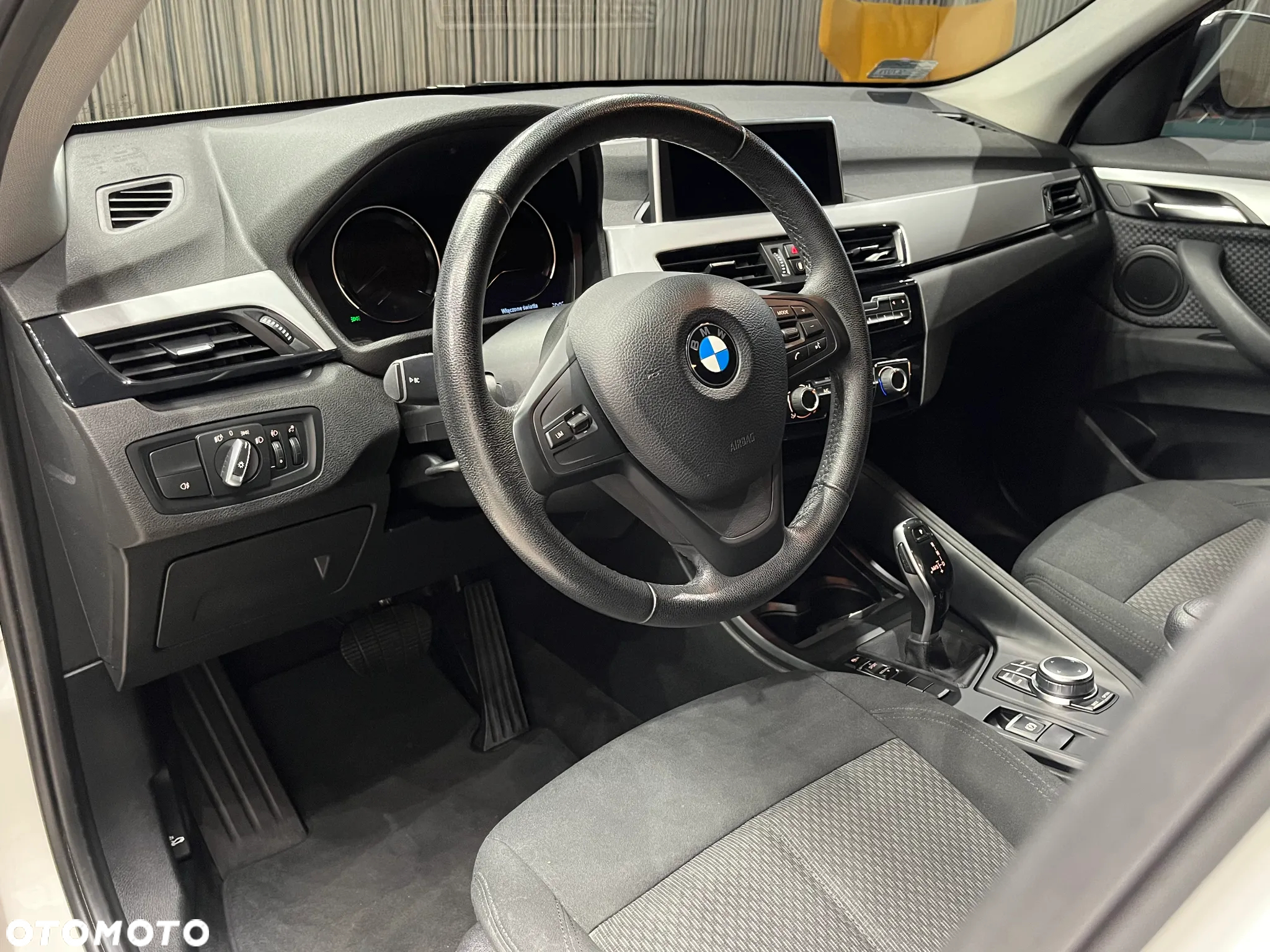 BMW X1 sDrive18i - 9