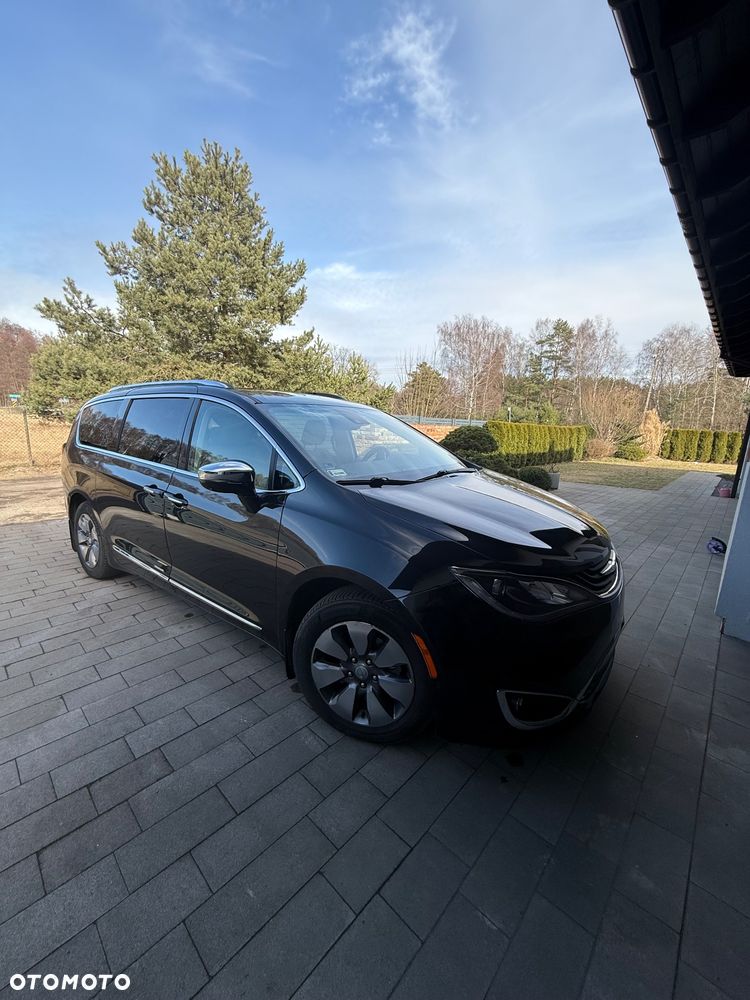 Chrysler Pacifica - 10