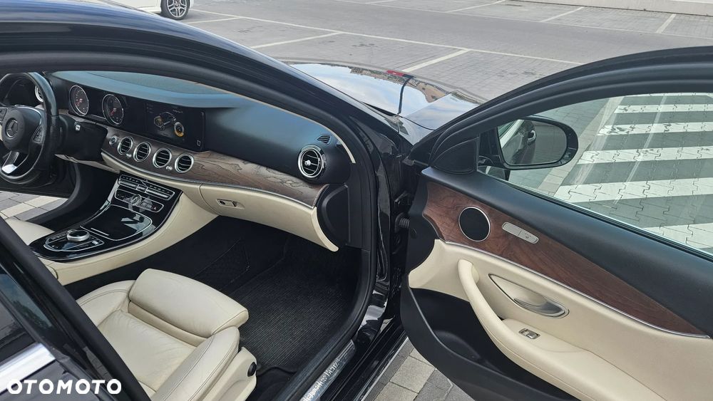 Mercedes-Benz Klasa E 220 d 9G-TRONIC - 21