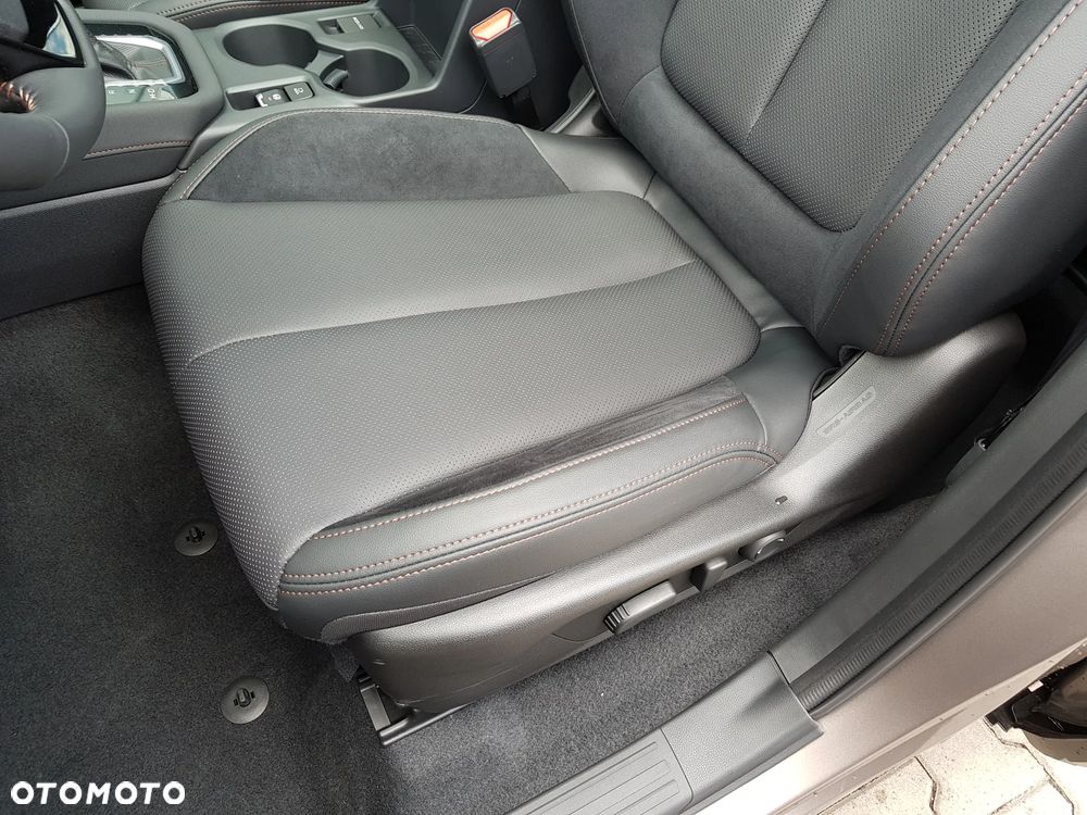 Subaru Forester 2.0i-L Platinum (EyeSight) Lineartronic - 12