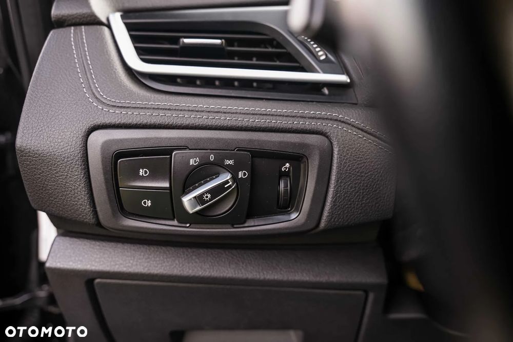 BMW Seria 2 218i Sport Line - 26