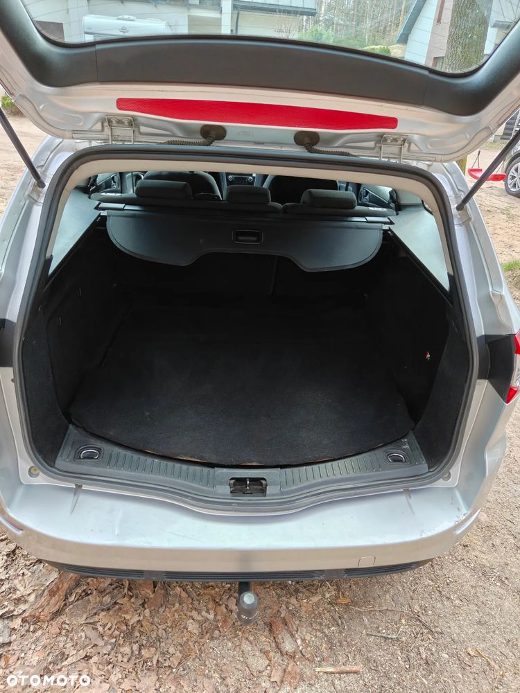 Ford Mondeo 2.0 TDCi Ambiente - 17