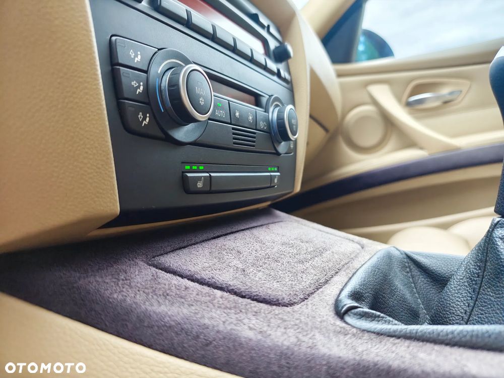 BMW Seria 3 325i - 9