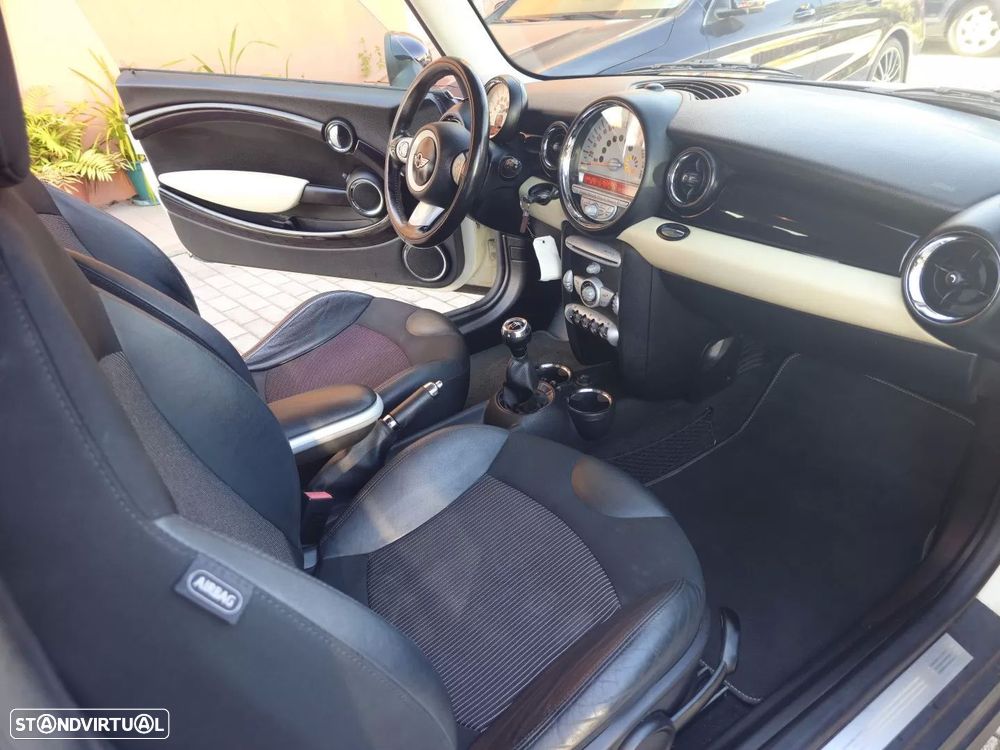 MINI Clubman Cooper D - 11