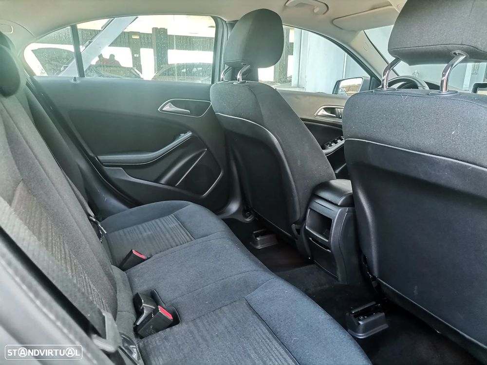 Mercedes-Benz A 180 - 10