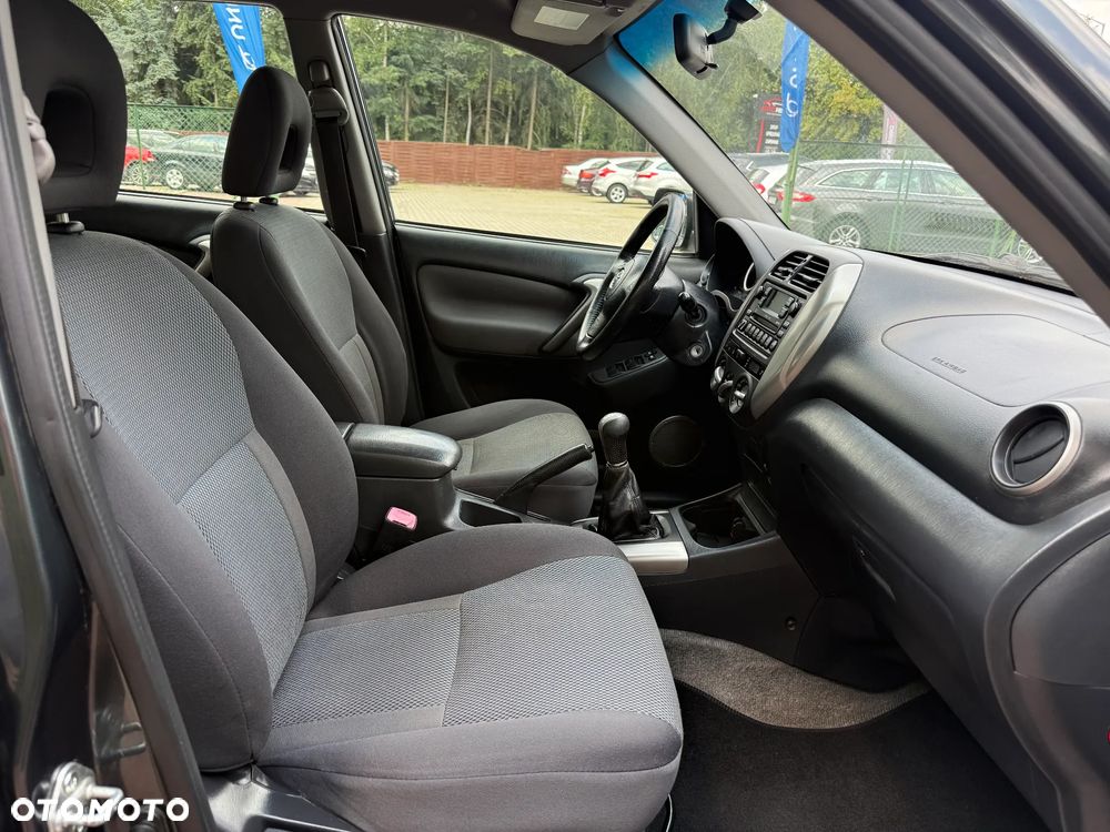 Toyota RAV4 D-4D 4x4 - 8