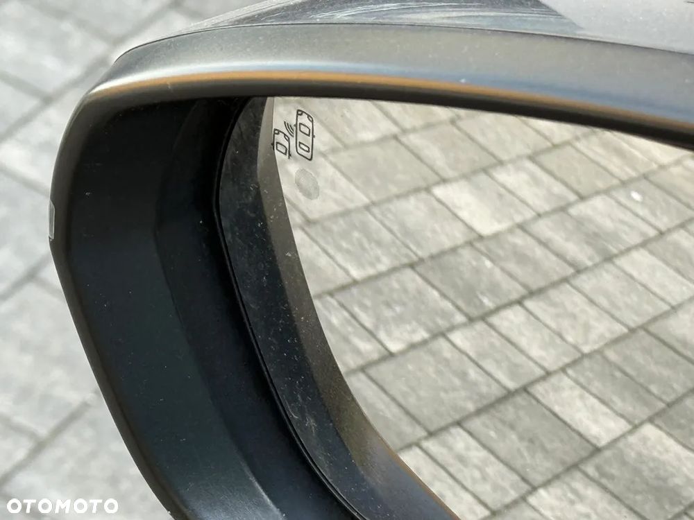 Peugeot 5008 1.5 BlueHDI Allure S&S EAT8 - 11