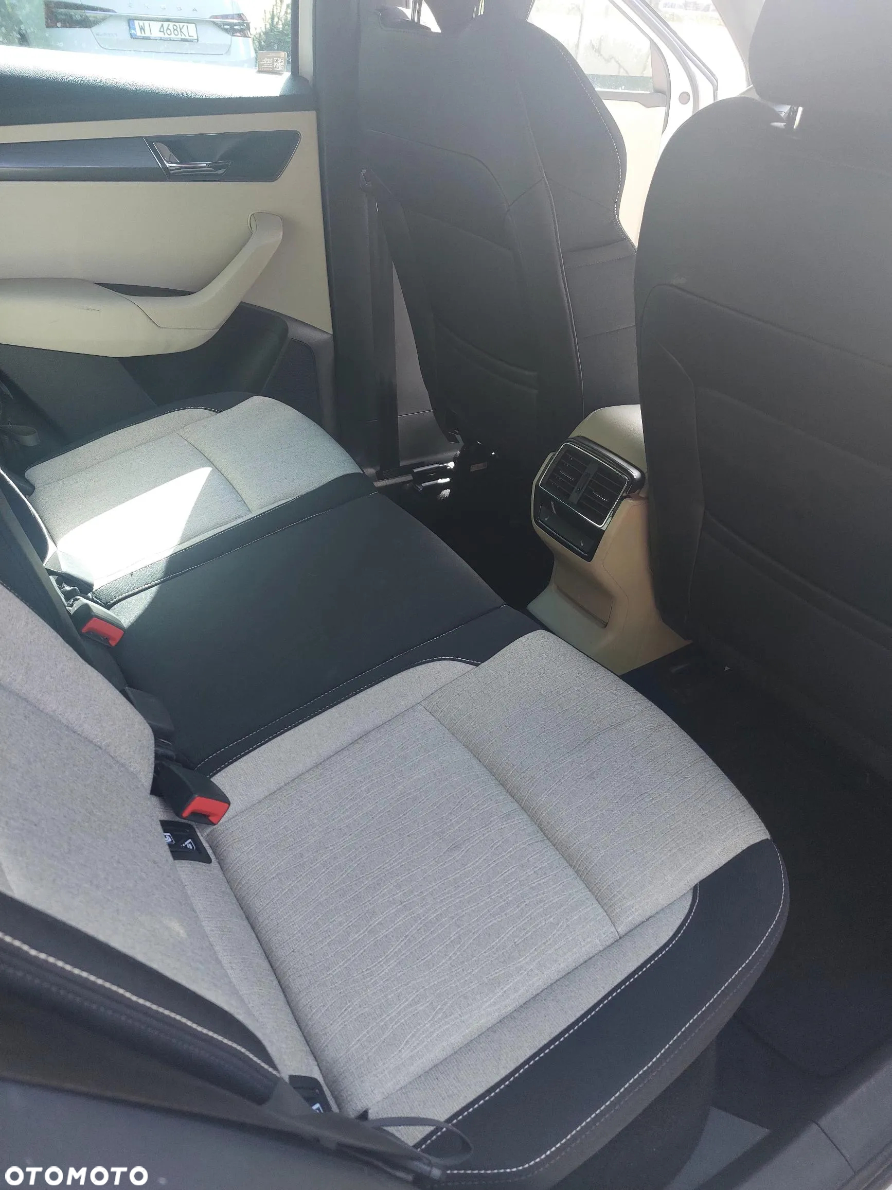 Skoda Karoq 1.5 TSI ACT 4x2 Style DSG - 25