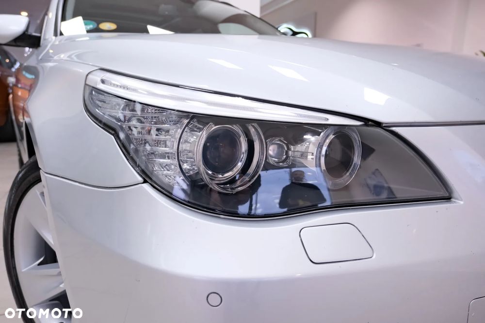 BMW Seria 5 525d xDrive Touring Edition Exclusive - 6