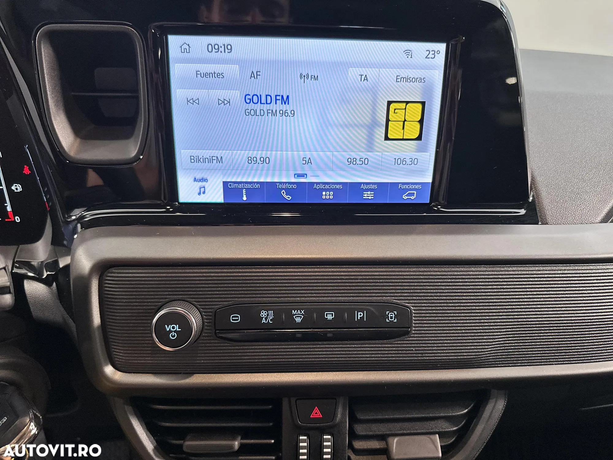 Ford Tourneo Courier - 16