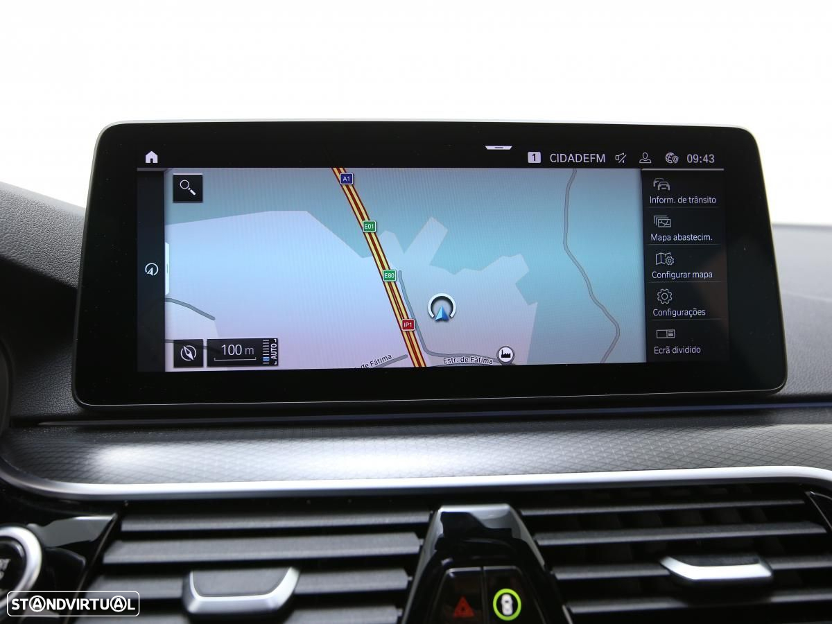 BMW 530 e Pack Desportivo M - 16
