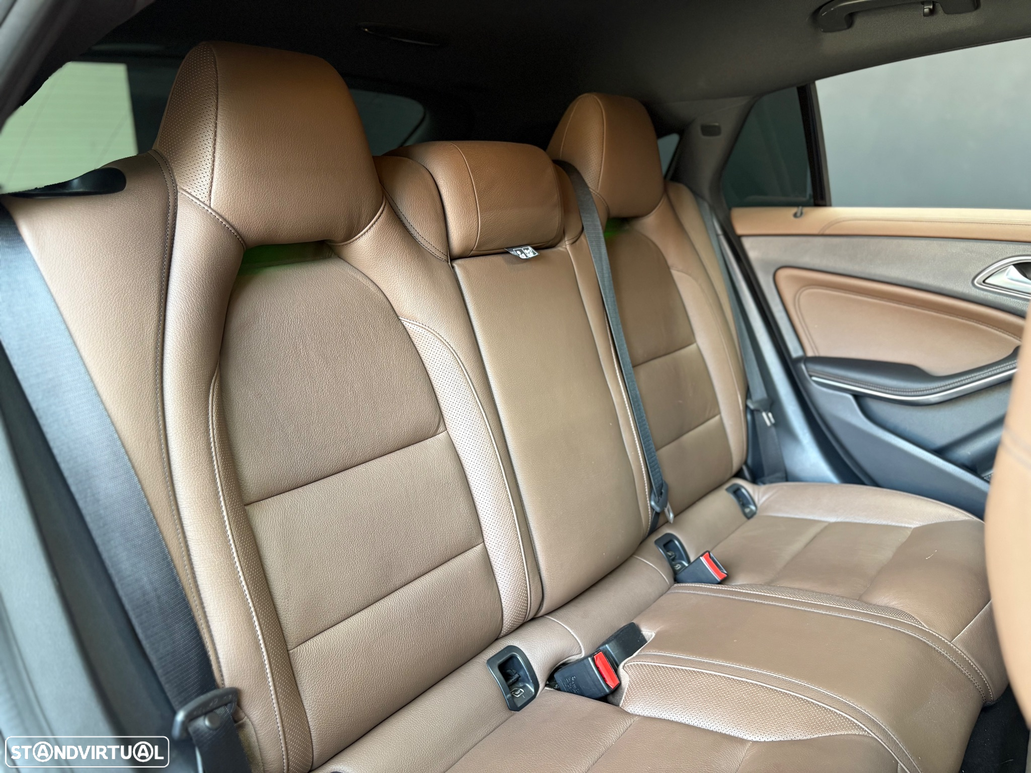 Mercedes-Benz CLA 220 d Shooting Brake AMG Line Aut. - 13