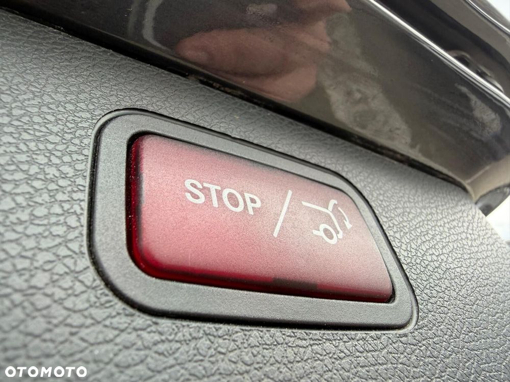 Mercedes-Benz Klasa E 220 d 4-Matic AMG/Avantgarde - 18