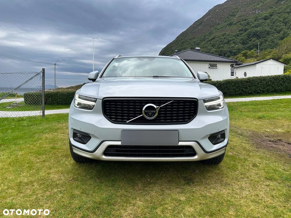 Volvo XC 40 D3 AWD Momentum Pro - 2