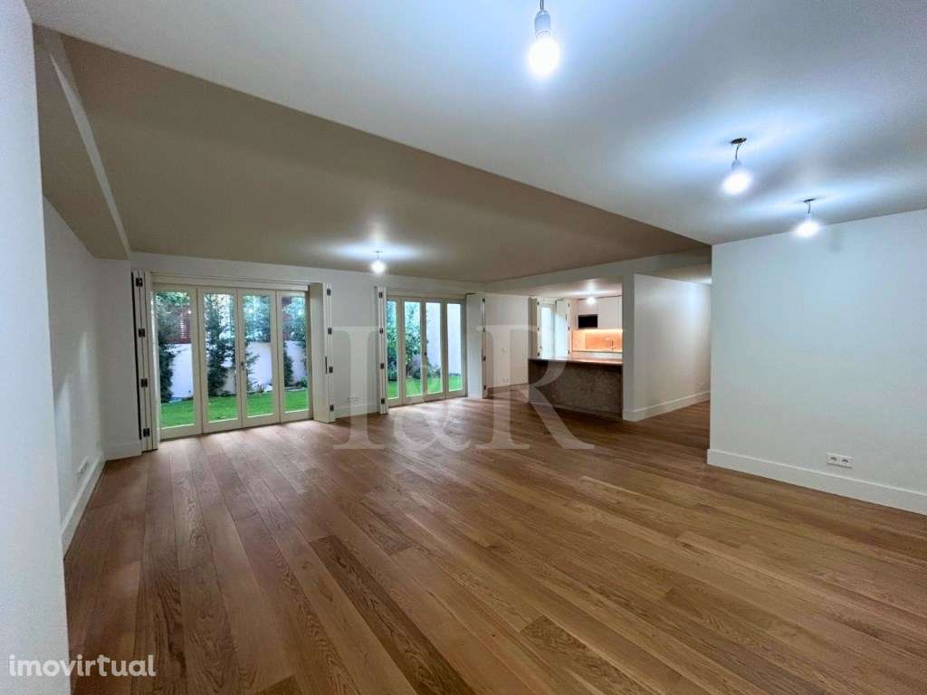 Apartamento T3 com pátio e estacionamento, Capuchos Residences, Lisboa - Grande imagem: 4/43