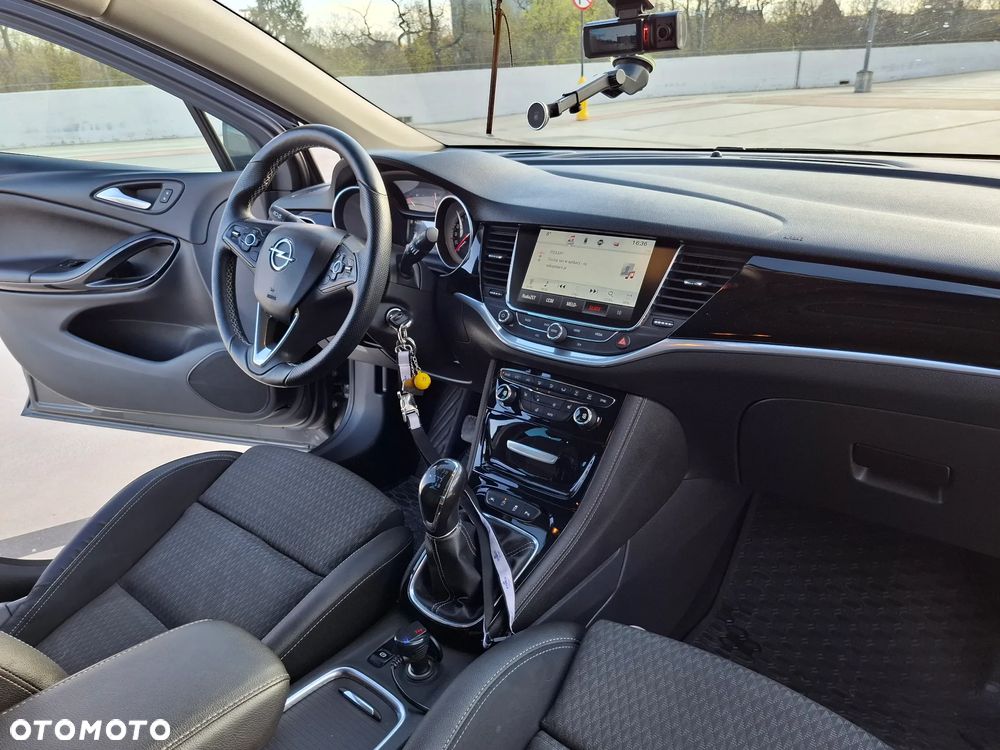 Opel Astra 1.6 BiTurbo D (CDTI) Start/Stop Innovation - 11