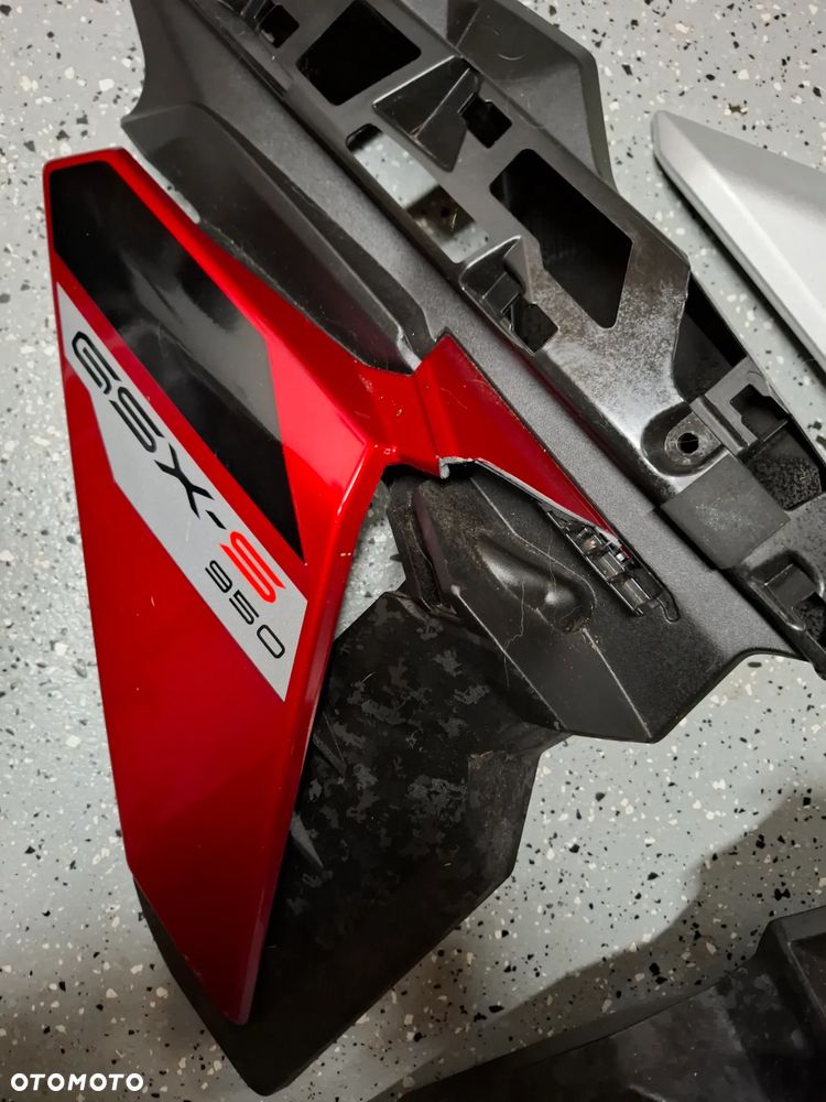Suzuki GSXS 950 1000 owiewka czacha wypełnienie boczek - 4