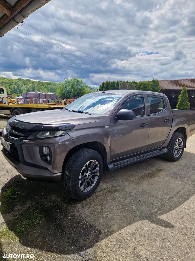 Mitsubishi L200 - 10