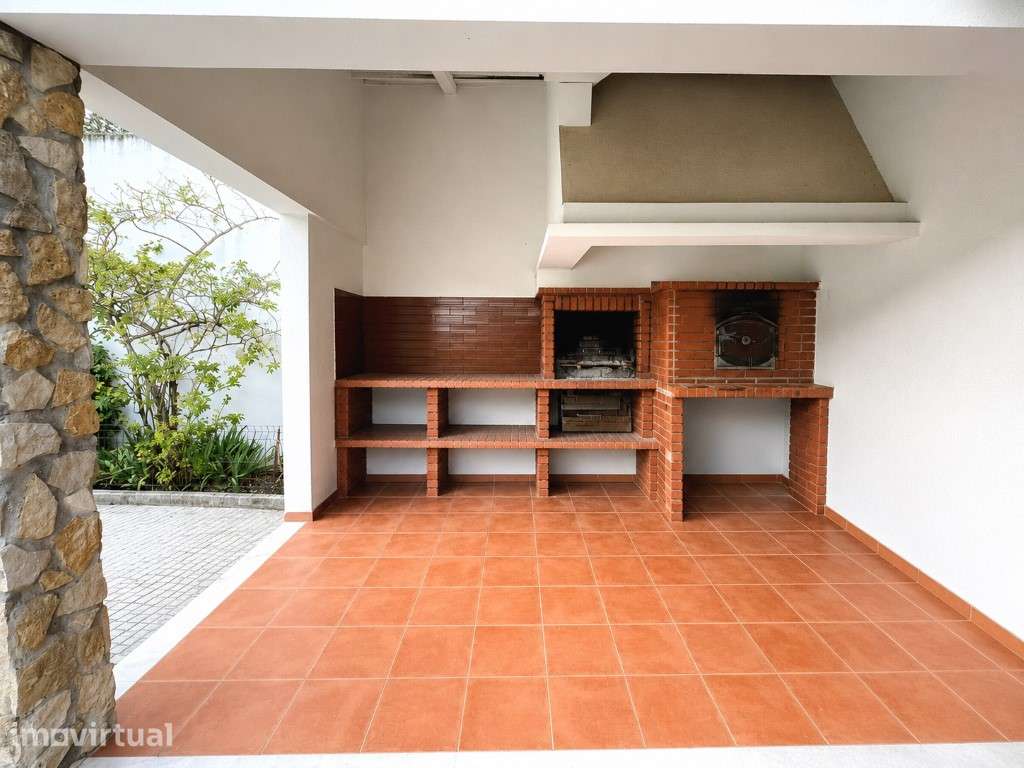 Moradia T5 com Terraço e Varandas | Loures - Grande imagem: 5/25
