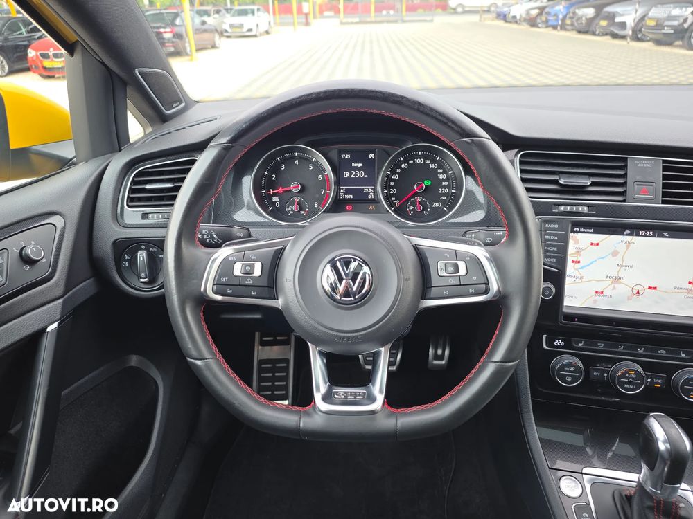 Volkswagen Golf GTI Performance BlueMotion Technology DSG - 11