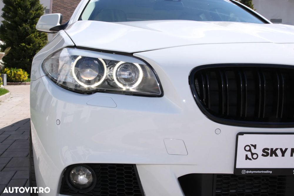 BMW Seria 5 525d xDrive AT - 32