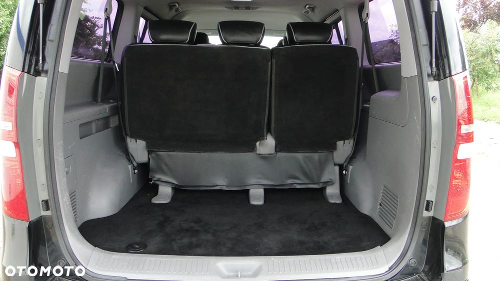 Hyundai H-1 Starex - 12