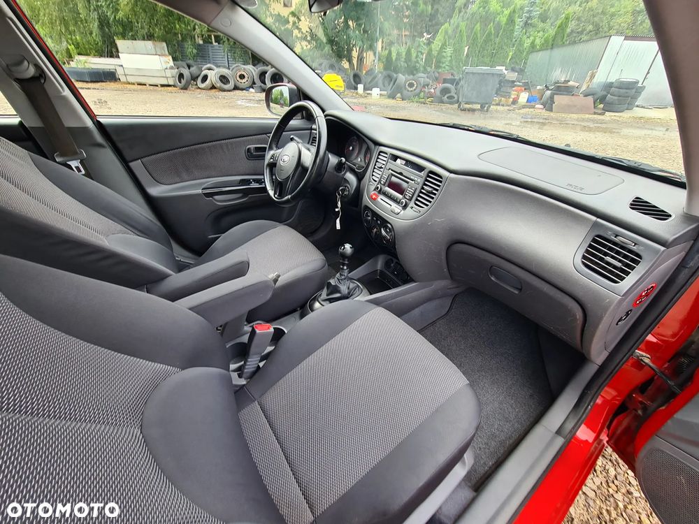 Kia Rio 1.4 Comfort - 21