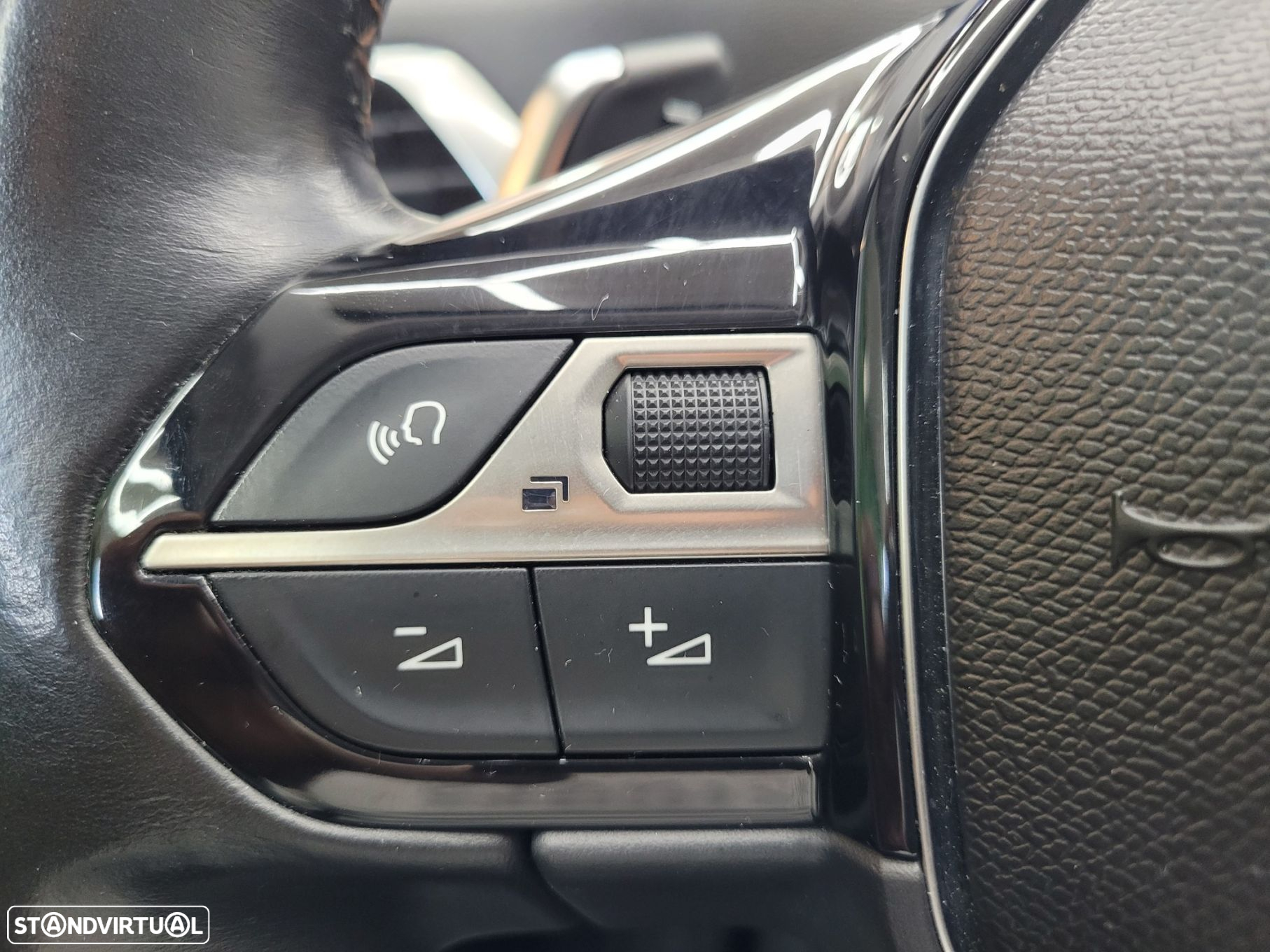 Peugeot 3008 1.2 PureTech Allure EAT8 - 22