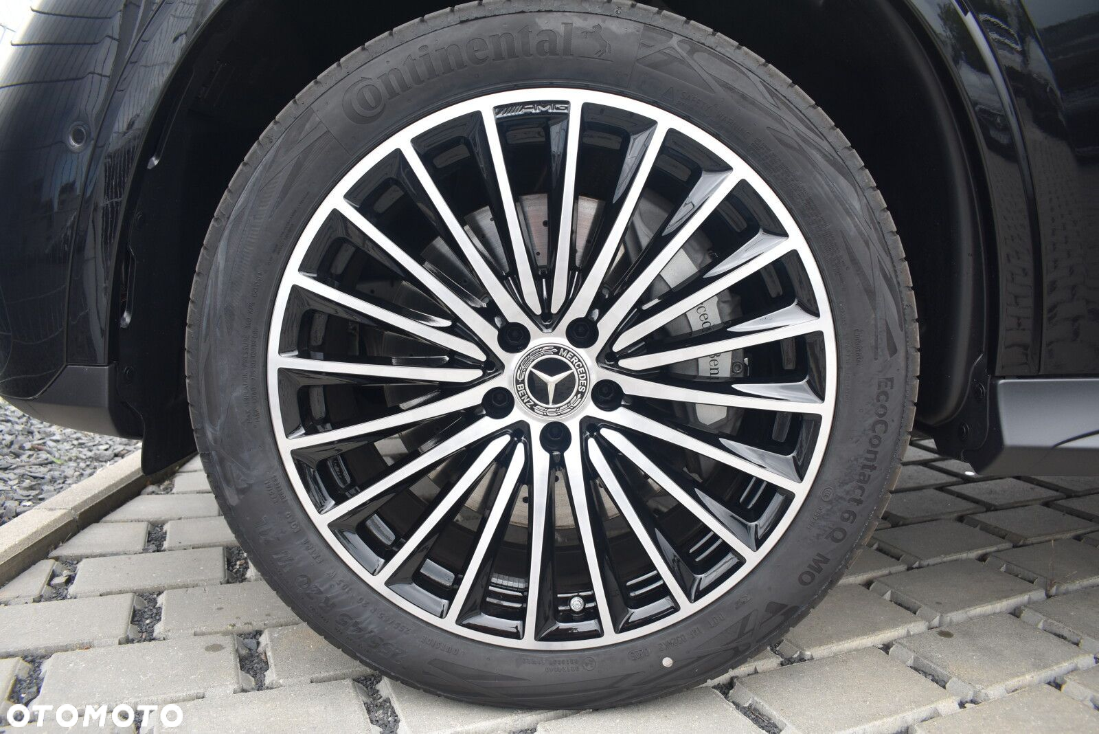 Mercedes-Benz GLC 300 e 4-Matic AMG Line - 11