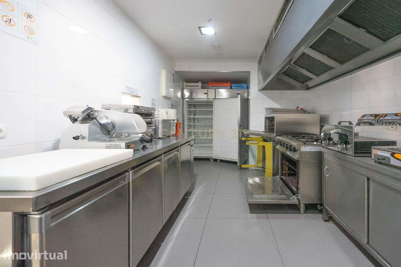 Pastelaria no Centro da Lousã — Negócio Pronto a Continuar - Grande imagem: 3/48