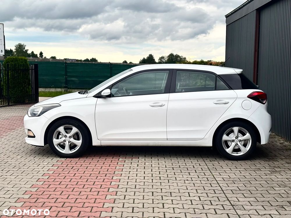 Hyundai i20 blue 1.2 Classic - 11