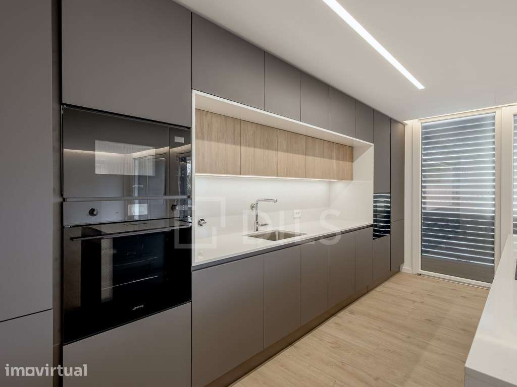 Apartamento T3 a estrear, perto da praia, na Parede - Grande imagem: 2/39