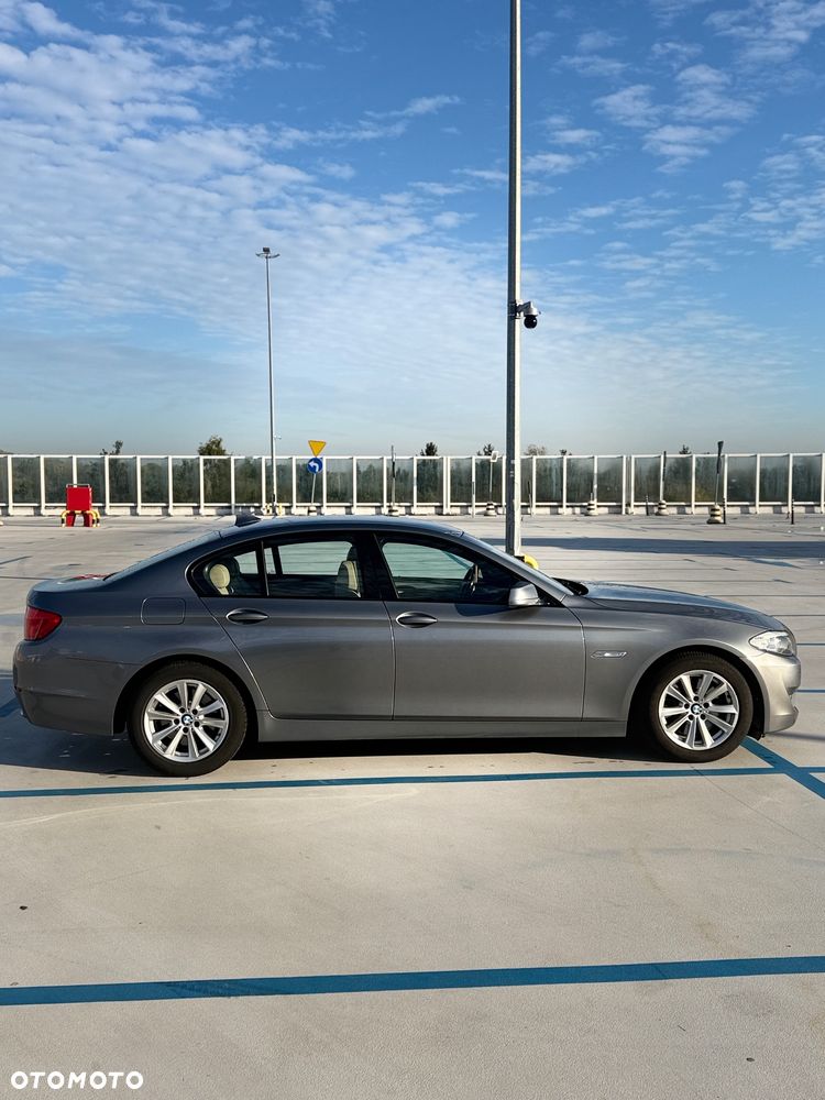 BMW 5 Series 2010 photo 3