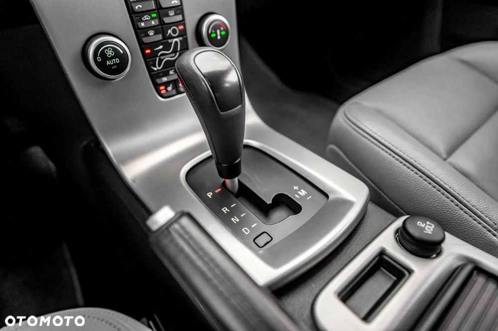 Volvo V50 T5 AWD Momentum - 29
