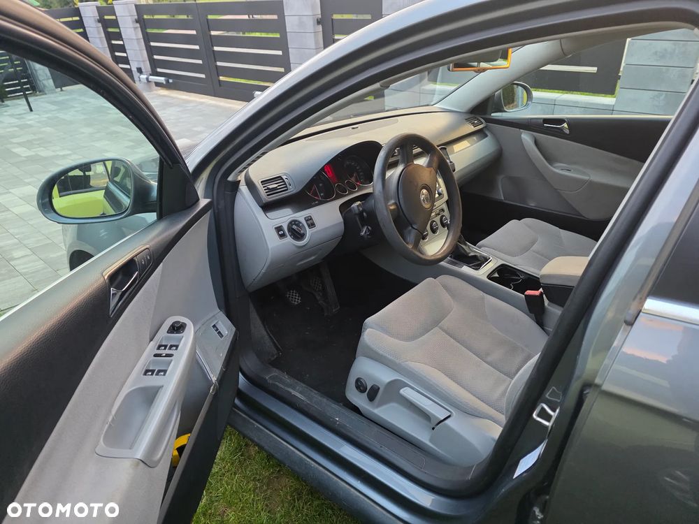Volkswagen Passat 1.9 TDI Comfortline - 12