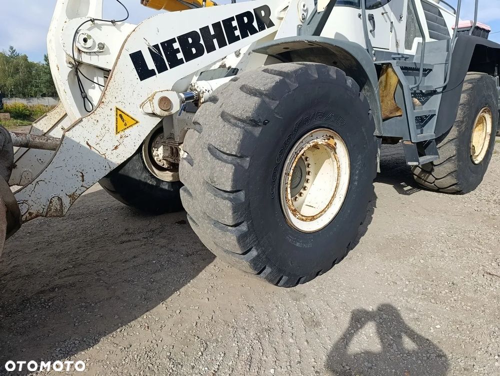 Liebherr L 566 - 9