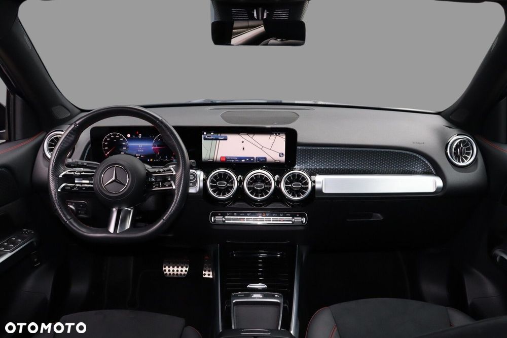 Mercedes-Benz GLB - 10