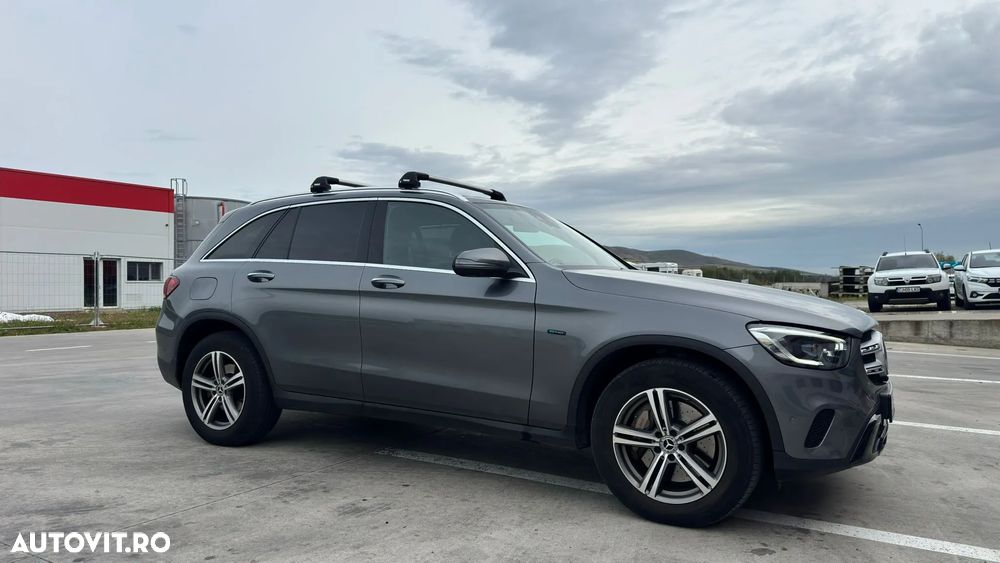 Mercedes-Benz GLC 300 4Matic 9G-TRONIC Exclusive - 36