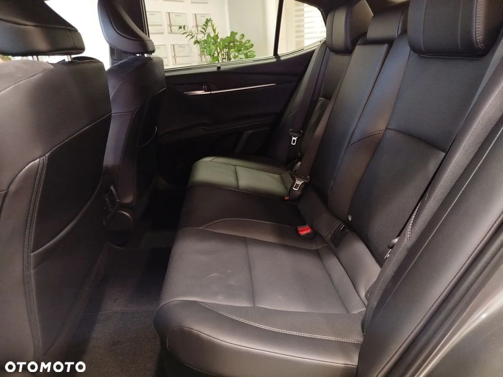 Toyota Camry 2.5 Hybrid Dynamic Force Executive e-CVT - 16