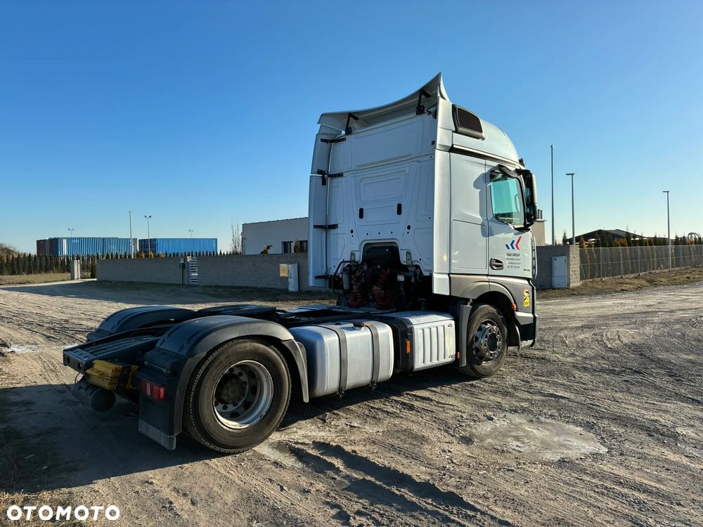 Mercedes-Benz Actros - 11