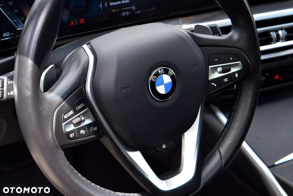 BMW Seria 3 320d xDrive Luxury Line sport - 17