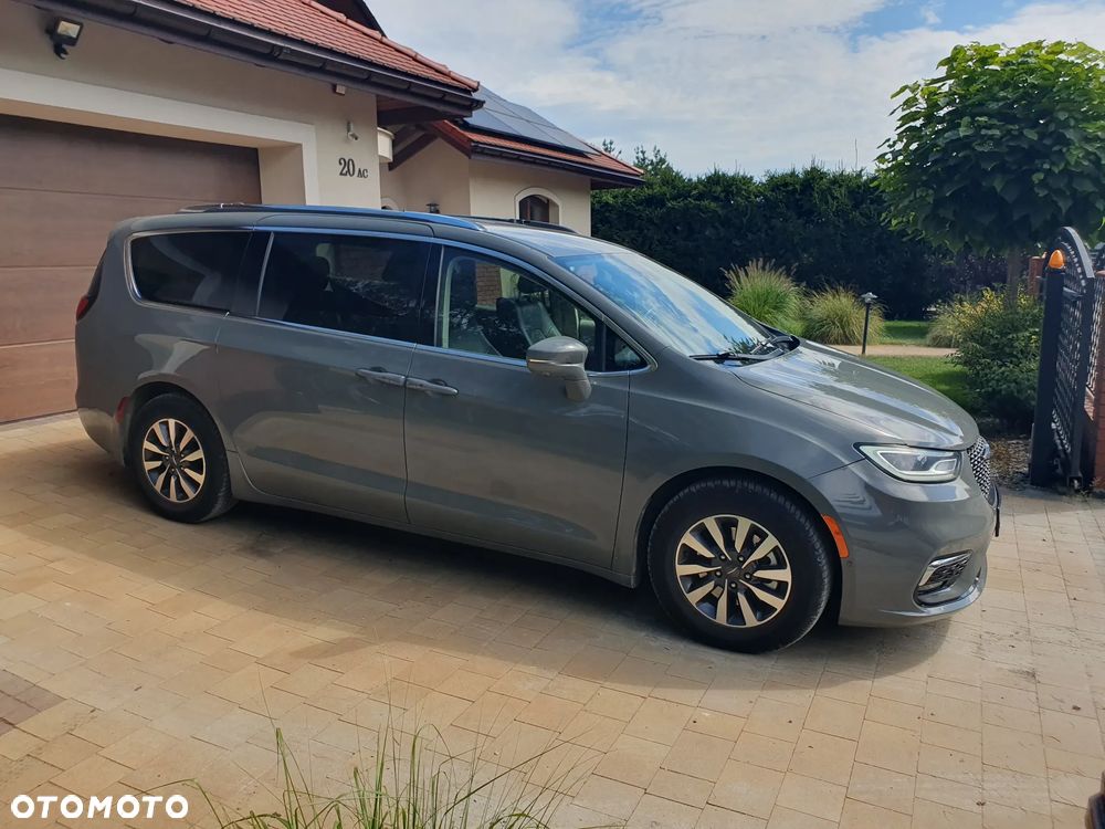 Chrysler Pacifica - 5